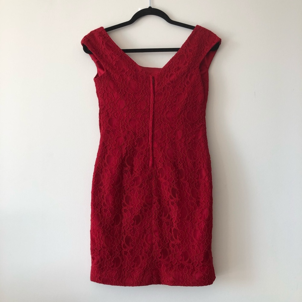 RED GUIPURE LACE DRESS - Picture 3 of 10